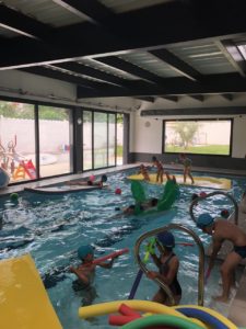 Un anniversaire, un événement à fêter, un goûter entre copains ou un apéro, la piscine BlueNat peut se louer le samedi à partir de 17h et le dimanche après-midi.