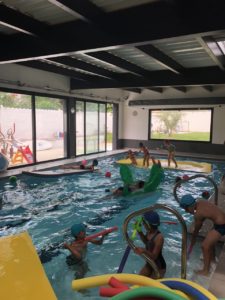 Un anniversaire, un événement à fêter, un goûter entre copains ou un apéro, la piscine BlueNat peut se louer le samedi à partir de 17h et le dimanche après-midi. 